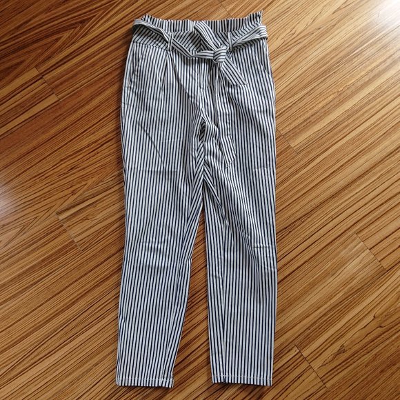 2/$20 [EUC] VERO MODA Striped Paperbag Pants - Picture 2 of 5